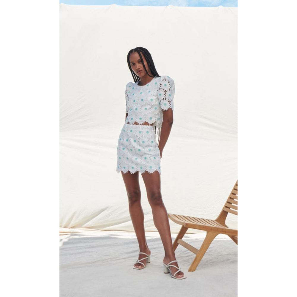 Saylor Yenela Daisy Embroidered Crop TOP White Teal Womens Medium